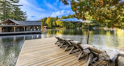 Beautiful 100 Yr Old Log Cabin totally renovated, Guest House and Boathouse!