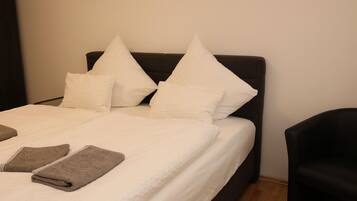 Apartment | 2 bedrooms, individually furnished, bed sheets