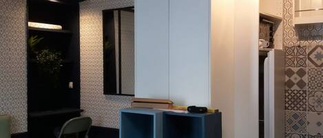 1 غرفة نوم ومكواة/لوح كي وواي فاي وملاءات أسرّة