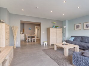 Living area - Pleasant Apartment Near the Seafront (Blankenberge)