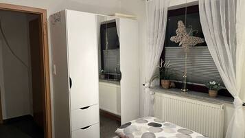 House | 1 bedroom, individually furnished, iron/ironing board