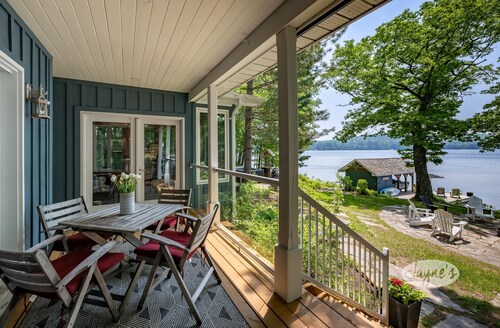 4bed 4bath cottage on Lake of Bays - SW Exposure! Hot Tub!