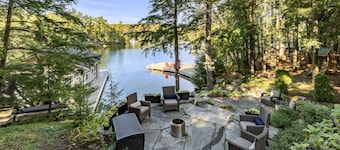 7 bed, 5 bath spectacular cottage on Lake Joseph!