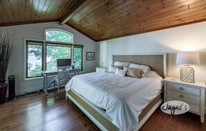 6 quartos, escrivaninha, Wi-Fi, roupa de cama