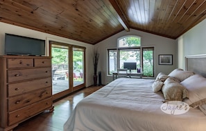 6 bedrooms, desk, free WiFi, bed sheets