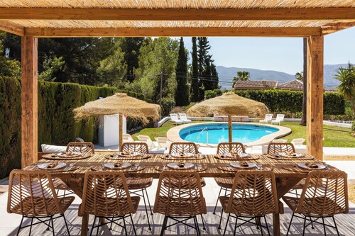 Villa Paso Lento with pool and beautiful gardens 10 mins to fabulous beaches