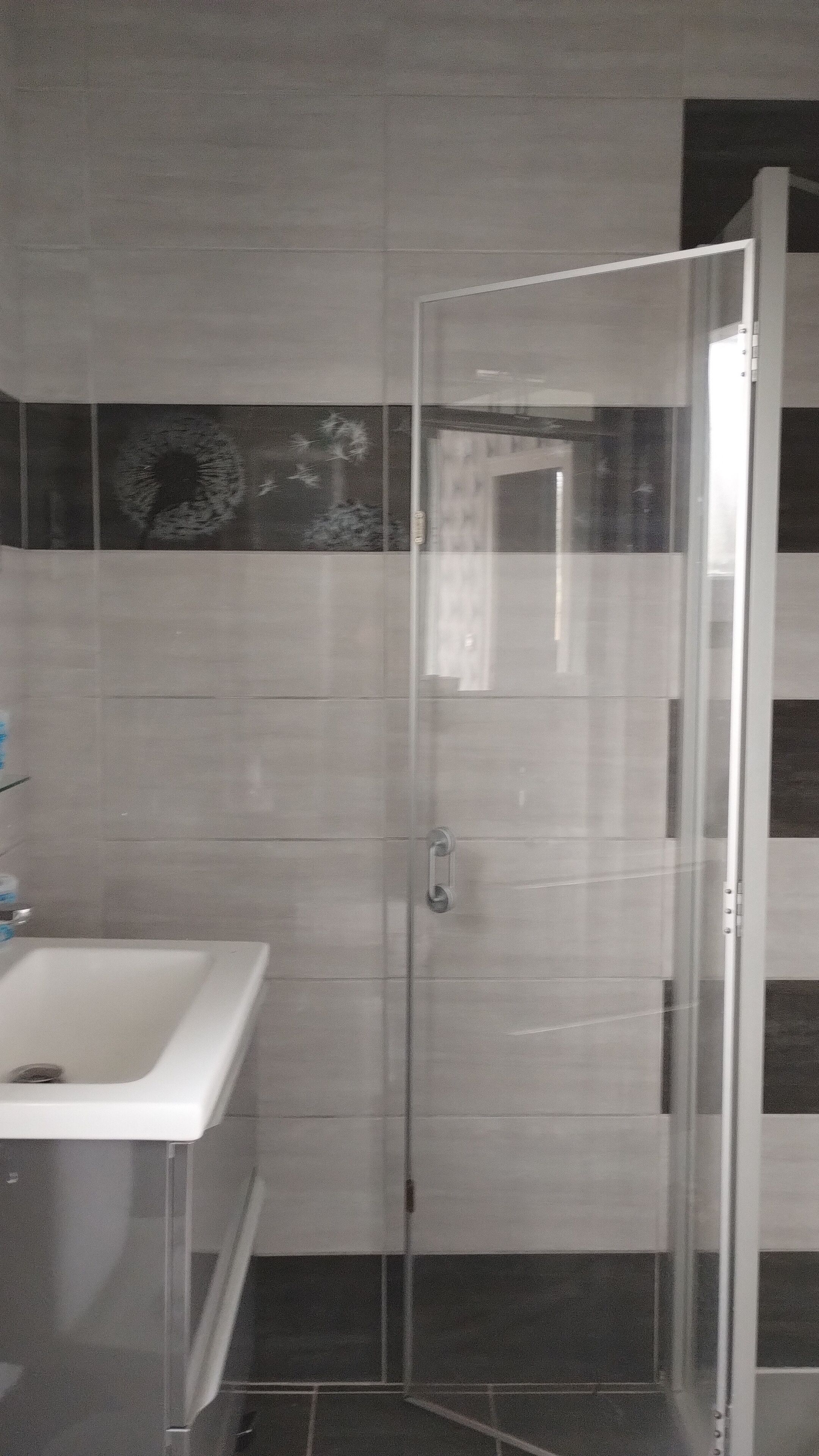 Douche, sèche-cheveux