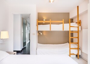 Apartment | 3 bedrooms, individually furnished, iron/ironing board - Apartment in Belgium 100m From the Sea (Koksijde)
