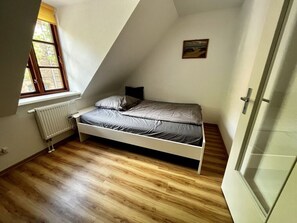 House | 1 bedroom, iron/ironing board