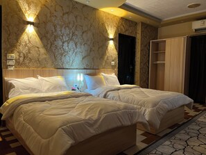 4 chambres, fer et planche à repasser, Wi-Fi, draps fournis