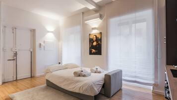 2 chambres, coffres-forts dans les chambres, bureau