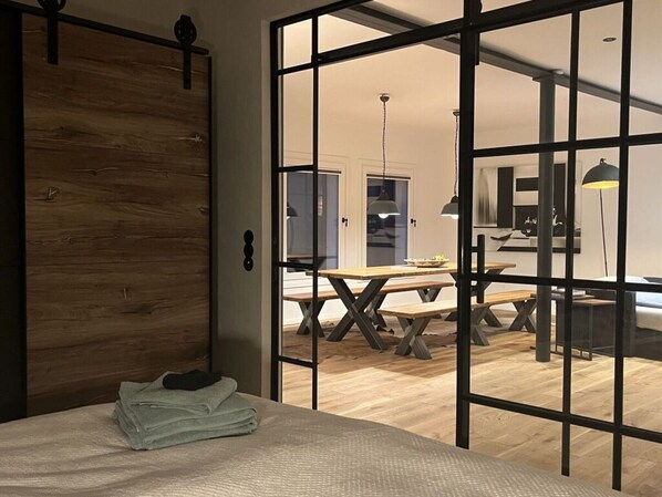 1 bedroom, individually furnished, iron/ironing board - Simmerdeis on the Canal - Loft1 (Friedrichstadt)