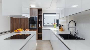 Biệt thự | Bếp riêng | Lò nướng, ấm điện