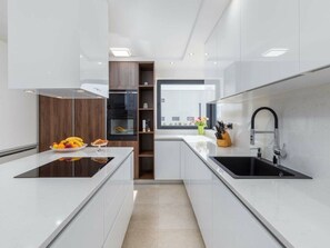Villa | Eget kök | Ugn och vattenkokare