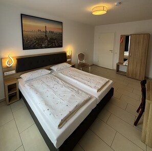 Bureau, Wi-Fi gratuit, draps fournis