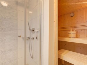 House | Bathroom - Wave Rider Comfortable Holiday Residence (Glowe)