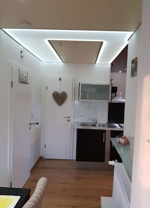 Private kitchen - Swallow's Nest in the House by the Pond (Fehmarn)