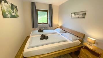 House | 1 bedroom, individually furnished