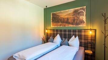 3 bedrooms, bed sheets