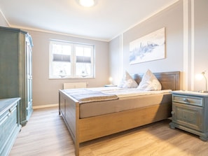 House | 1 bedroom, individually furnished