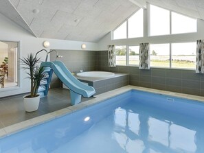 Maison | Piscine | Piscine intérieure, piscine extérieure