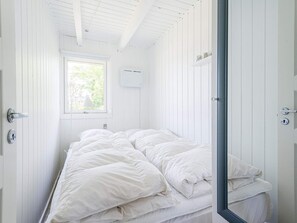 House - 4 Person Holiday Home in Hemmet (Hemmet)