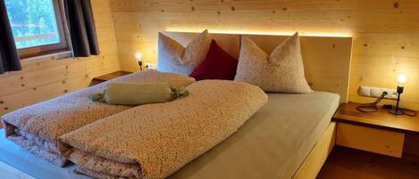 3 habitaciones y muebles diferentes