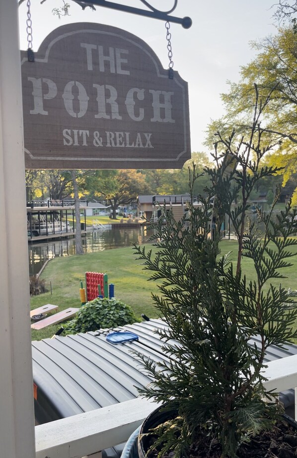 Property grounds - Lakefront,luxury hot tub spa, firepit, kayak, paddleboard, EV charger, boat dock (Mabank)