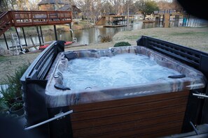 Bain à remous extérieur