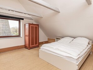 House | 3 bedrooms, individually furnished