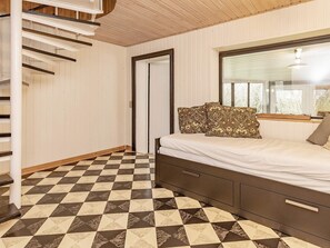 House | 3 bedrooms, individually furnished