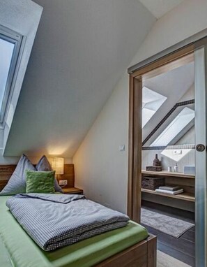 2 habitaciones y muebles diferentes