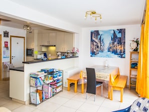 Apartment | Living room - Duplex Apartment Near the Center (Middelkerke)