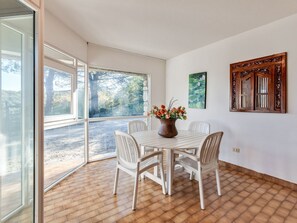 Dining - Villa in Torri del Benaco With Private Pool (Torri del Benaco)