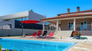 Outdoor pool - Ruim Leven Appartement 1 (Liznjan)