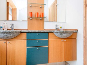 Bathroom - 8 Person Holiday Home in Ebeltoft (Ebeltoft)