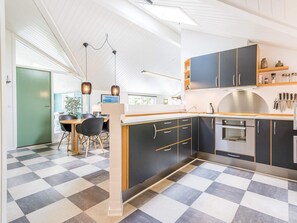 House | Private kitchen - 6 Person Holiday Home in Blavand (Blavand)