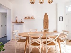 Dining - Garden Villa Steps From Beaches (Koksijde)