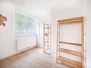 Villa | 3 bedrooms, individually furnished - Garden Villa Steps From Beaches (Koksijde)