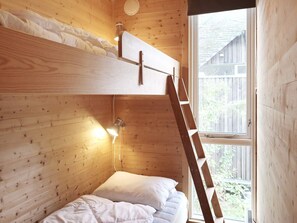 House | 4 bedrooms, individually furnished - 8 Person Holiday Home in Sondeled (Risør)