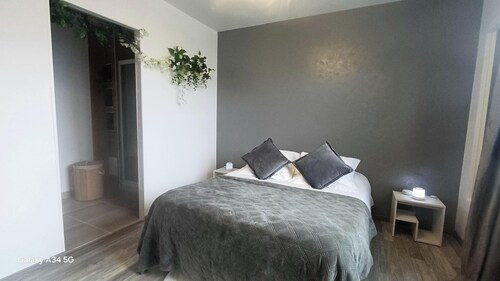 1 Bedroom Bed & breakfast in Saint-Clair-sur-l'Elle
