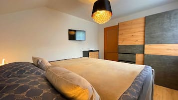 Apartment | 2 bedrooms, individually furnished
