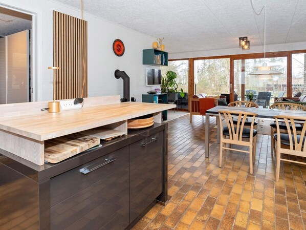 House | Private kitchen - 5 Person Holiday Home in Thyholm (Thyholm)