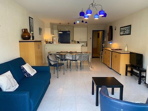 Apartment | Living room - Apartment in Nieuwpoort Near Beach (Nieuwpoort)
