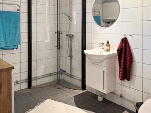 House | Bathroom - 4 Star Holiday Home in Ekero (Ekerö)