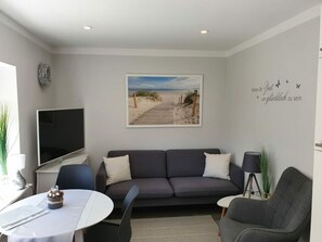 Living area - Romantic Apartment Near Seabeach (Büsum)