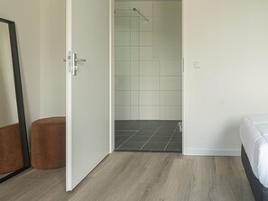 Huis | 2 slaapkamers, individueel gemeubileerd, beddengoed