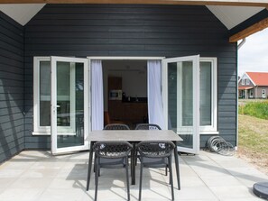 House | Dining - Quiet Lakeside Escape for Four (Simonshaven)