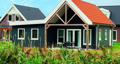 Quiet Lakeside Escape for Four