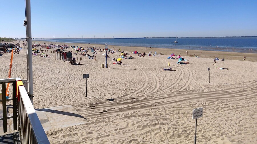 Quiet Lakeside Escape for Four